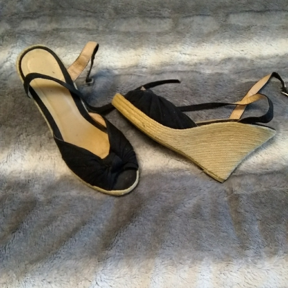 Black Wedges